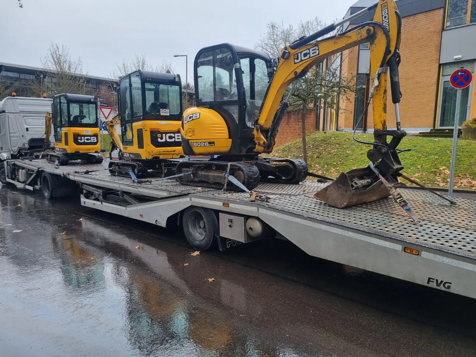 Baumaschinentransporte